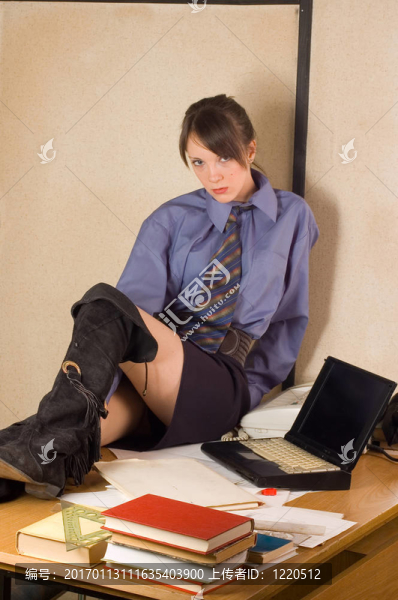 辦公室里的商業(yè)女性