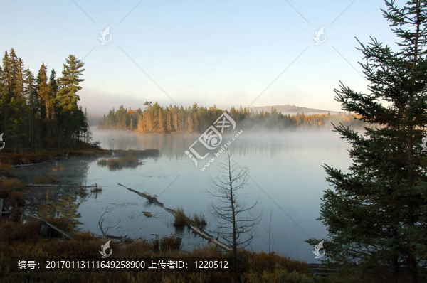 一個秋天的風(fēng)景