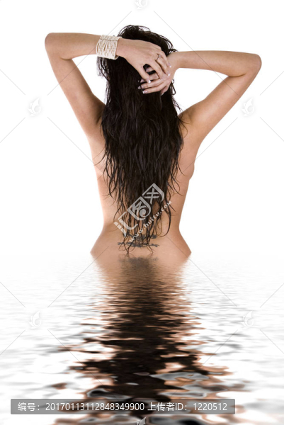 出浴的美人