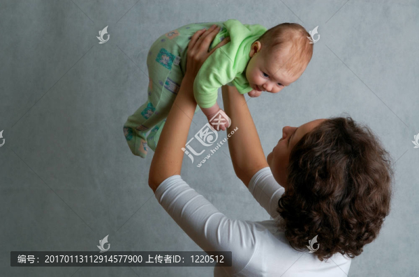 手上的小寶貝