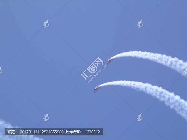 空中表演的飛機