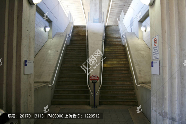 地鐵樓梯