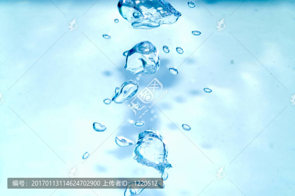 泡在水中