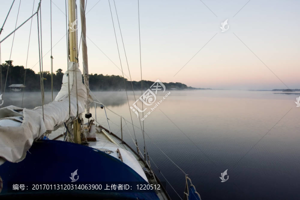 河在黎明