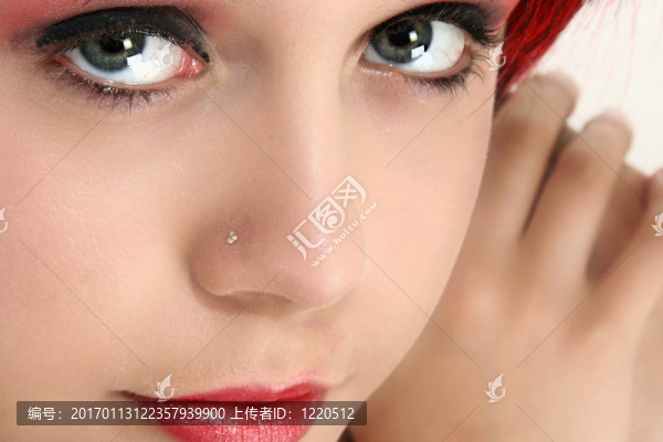 漂亮的紅發(fā)女郎