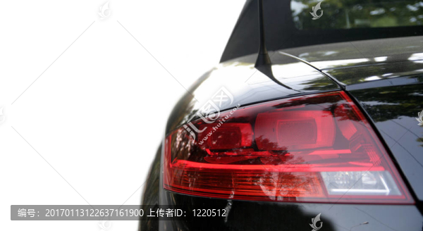 黑色的車