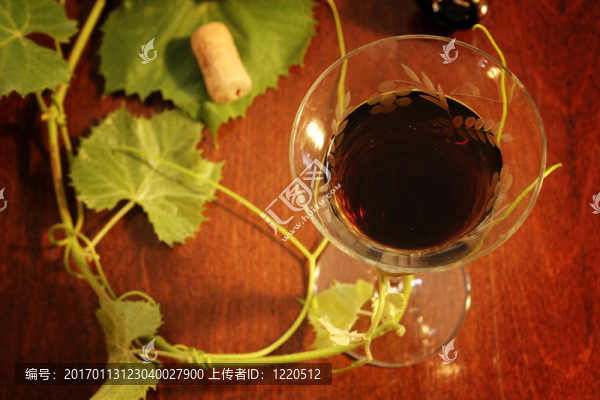 紅葡萄酒