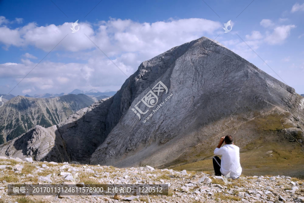 在高山上