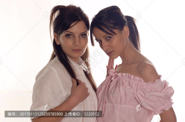 兩個(gè)女人