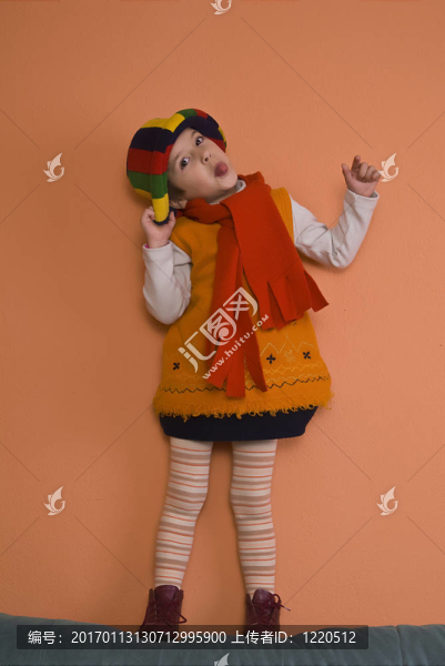 小女孩玩