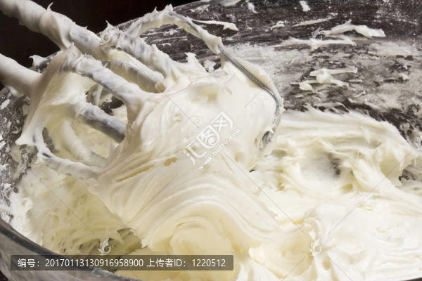 冷冰冰的