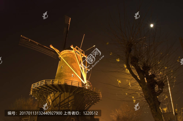 風(fēng)車在夜晚