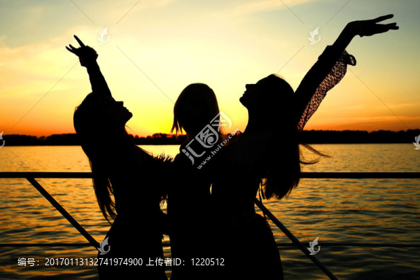 日落的女孩