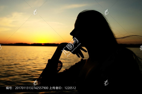 2日落的女孩