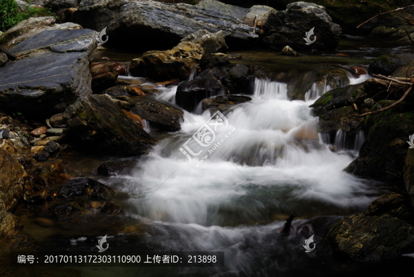 溪水長流