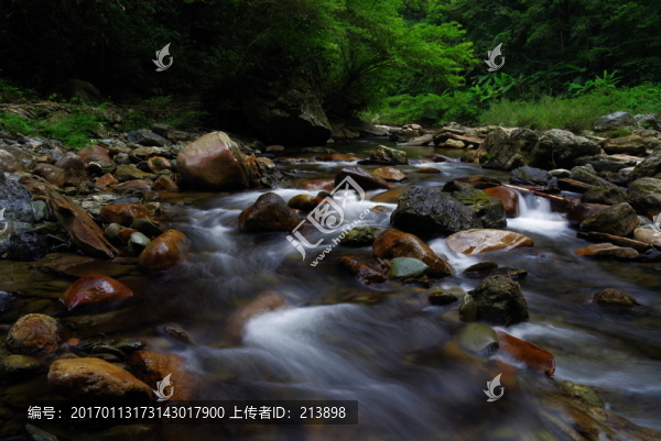 小溪