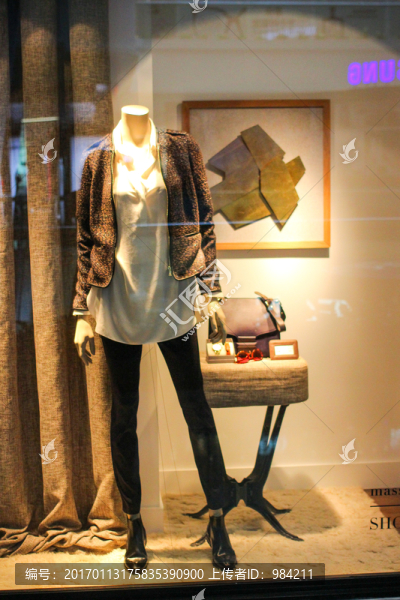 服裝店櫥窗