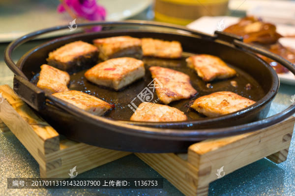 鍋仔魚塊