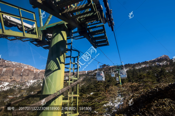 轎子雪山登山纜車(chē)風(fēng)光