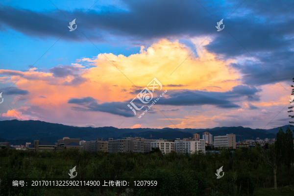 晚霞
