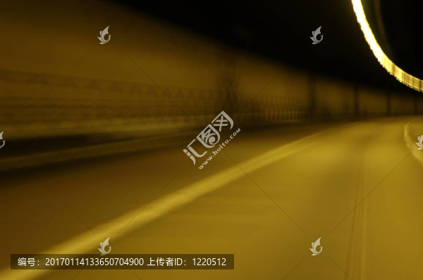 晚上行車隧道