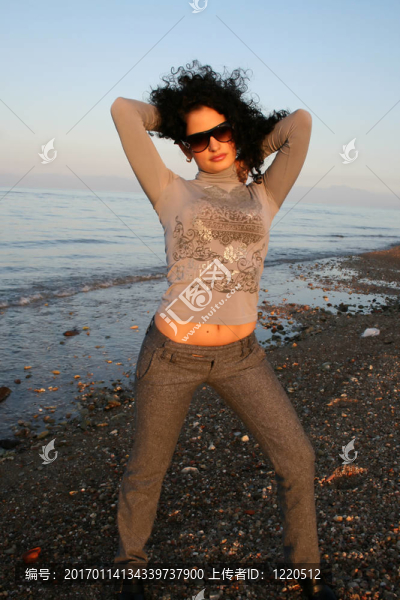 海灘上的女人