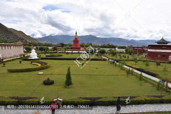 桑耶寺,紅佛塔