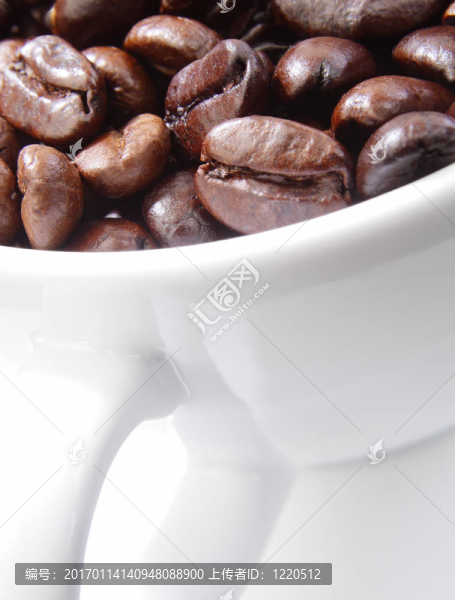 一杯咖啡豆。