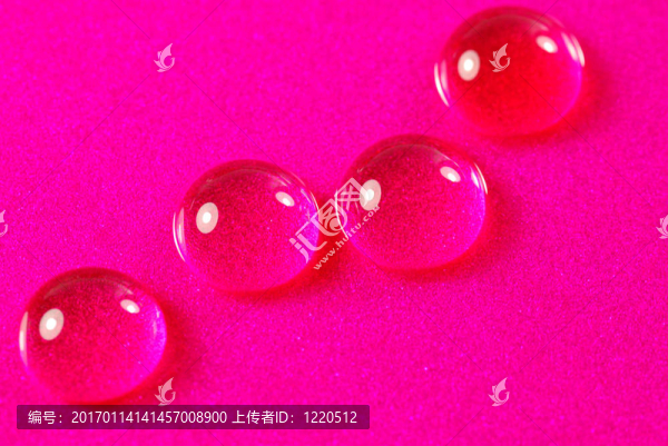 粉紅色的水滴