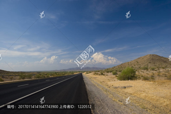 在夏天az-85公路