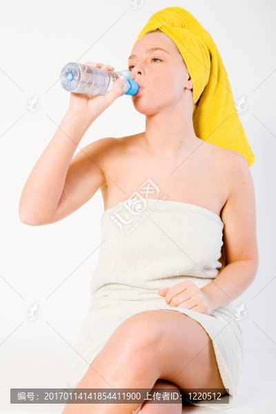 健康女孩系列飲水