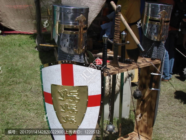 knights_weapons