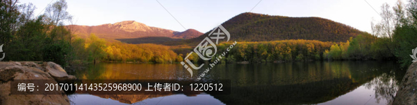 山湖全景
