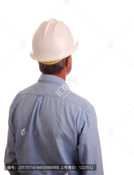 男人穿著牛仔褲和安全帽