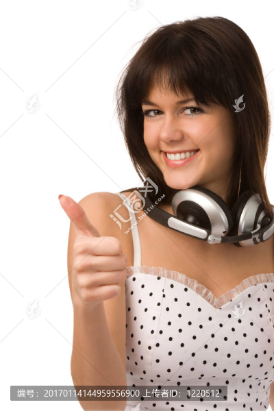 穿著白色衣服的女人