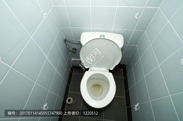 空蕩蕩的廁所