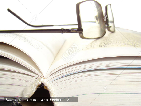 書和眼鏡