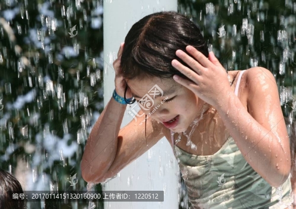 孩子和水