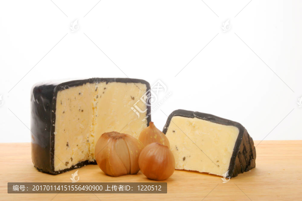 農家干酪和腌洋蔥