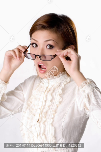 驚喜的白襯衣女