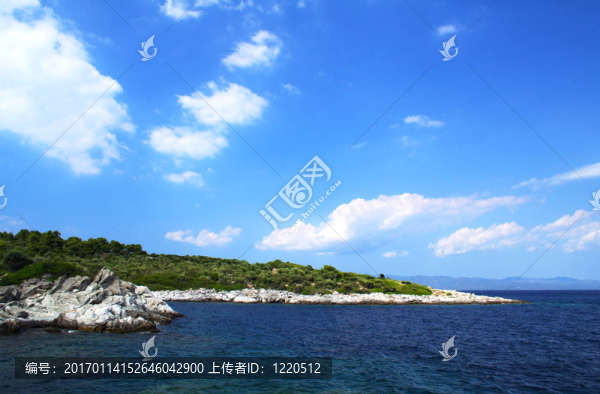在希臘海岸