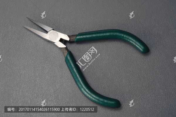 綠色的鉗子