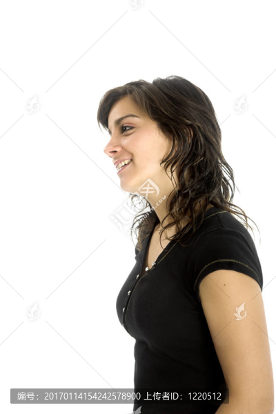 年輕女子微笑著
