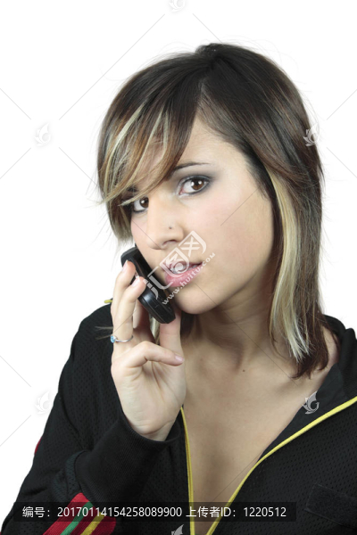 女孩用手機(jī)-匯圖網(wǎng) www.fosd68.com 女孩用手機(jī)