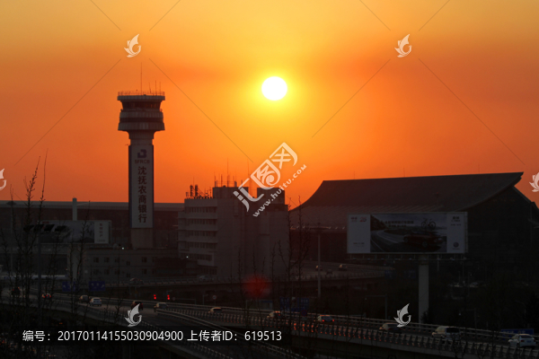 夕陽下的沈陽機(jī)場