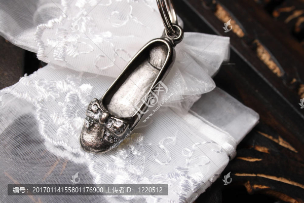 銀平鞋-匯圖網(wǎng) www.fosd68.com 銀平鞋