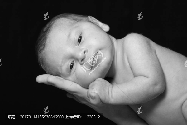 新生的嬰兒