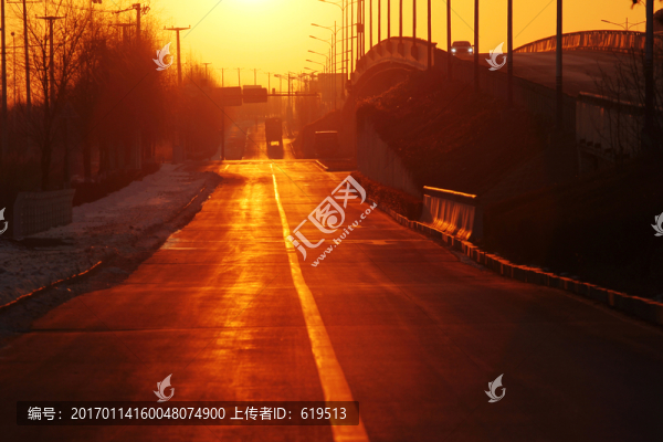 夕陽(yáng),公路,光影