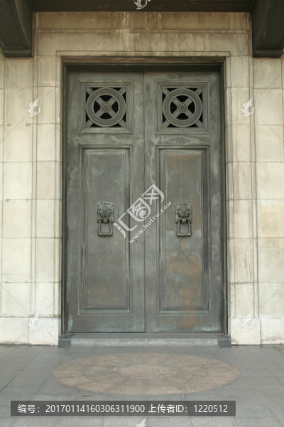 與獅子門(mén)環(huán)為哥特式門(mén)把手