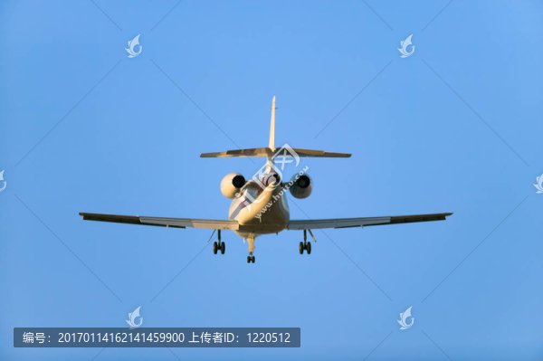 著陸的飛機(jī)